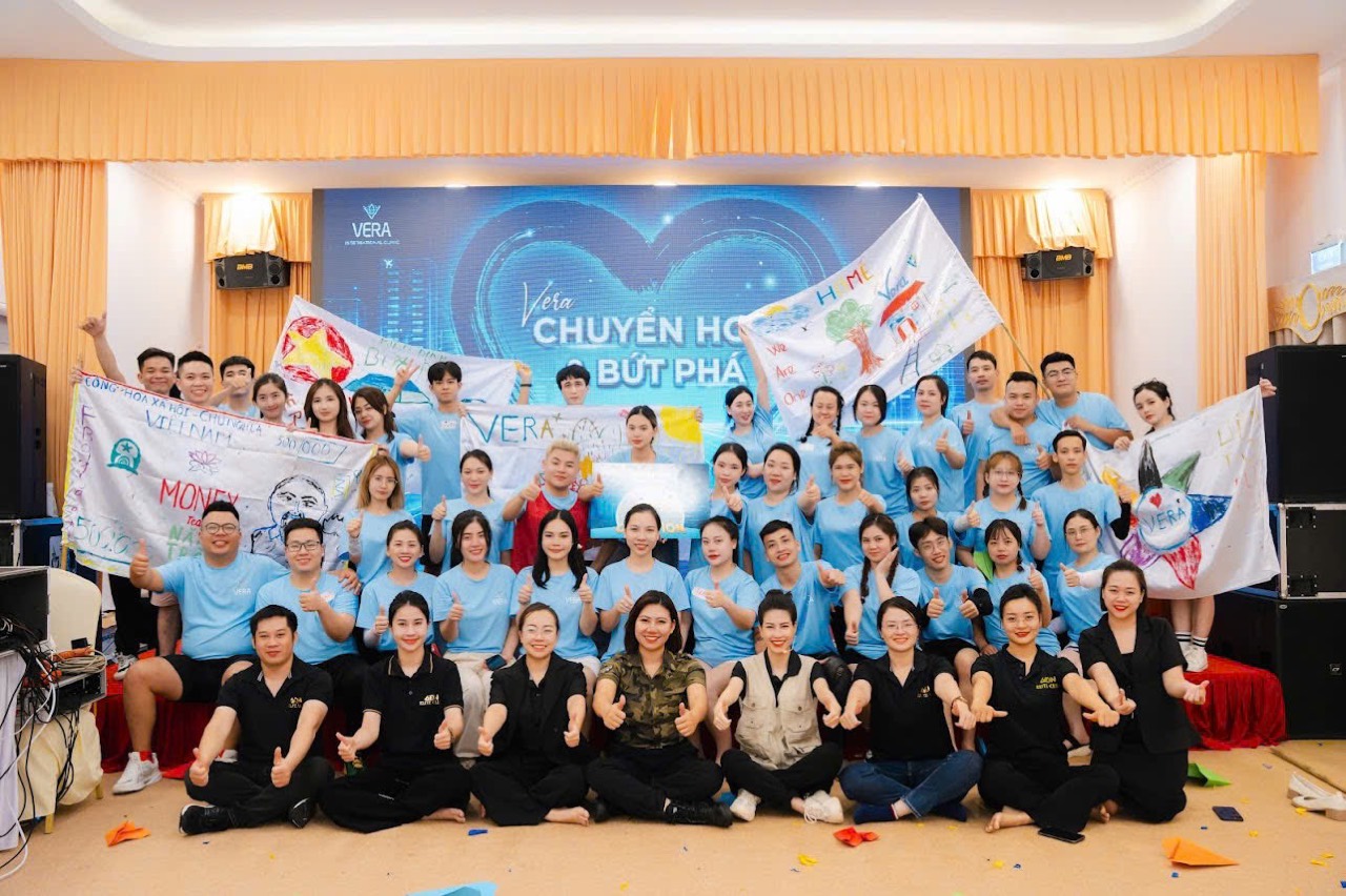 Khoảnh khắc hoạt động nhóm cùng người học.